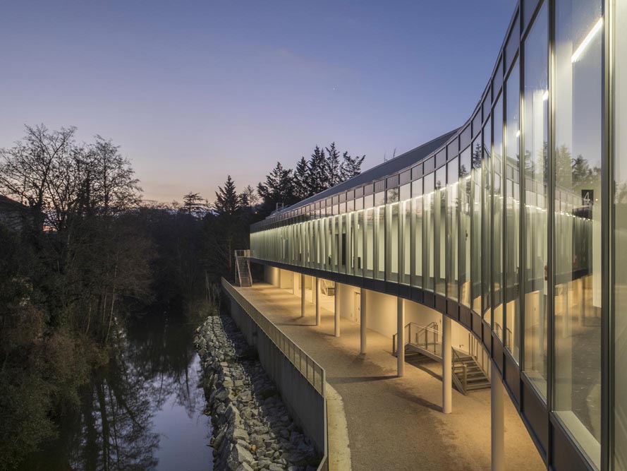 CGR cinema de Castres par Lineaire A architectes vue exterieure en hiver