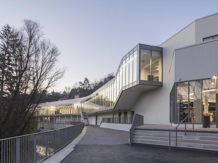 CGR cinema de Castres par Lineaire A architectes vue exterieure en hiver