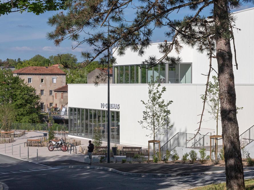 CGR cinema de Castres par Lineaire A architectes 